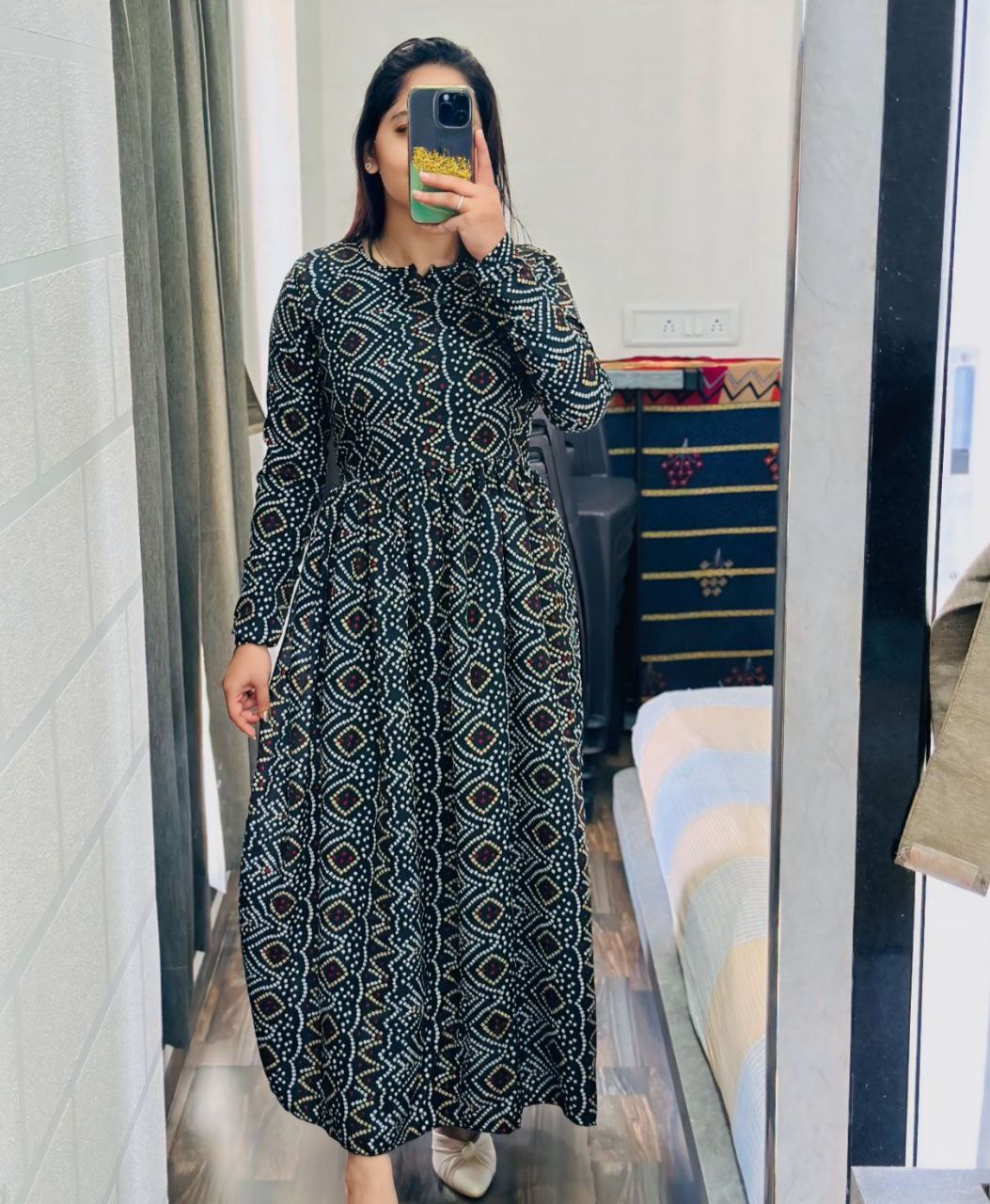 photo_6066886256631072140_y